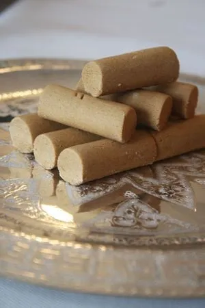 Ghraiba fondante maison à Paris - pâtisserie orientale traditionnelle